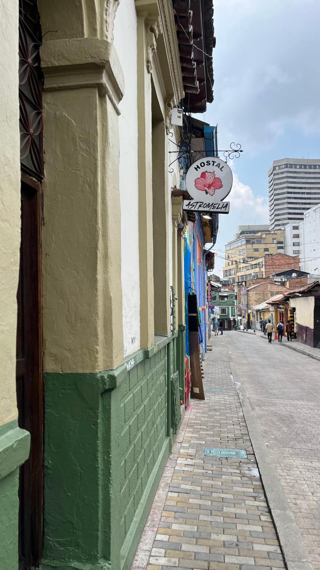 Hostal Casa Astromelia Bogotá Exteriör bild