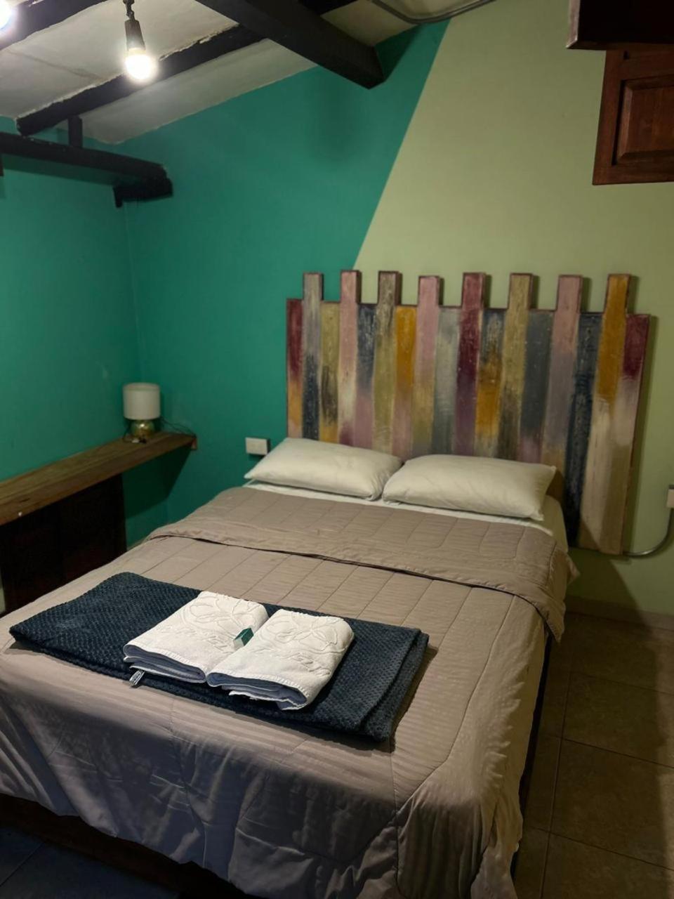 Hostal Casa Astromelia Bogotá Exteriör bild